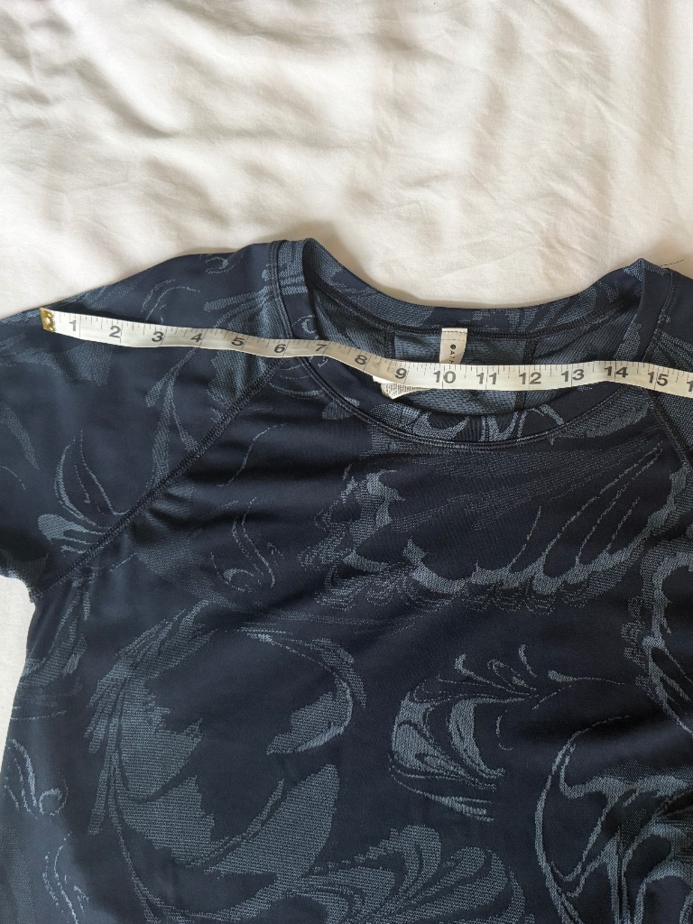 Athleta Long Sleeve Workout Top Size Large - Picture 6 of 8